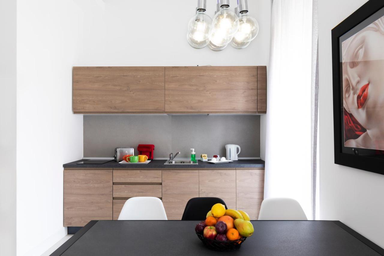 Acate81 Lifestyle Apartment Napoli Bagian luar foto
