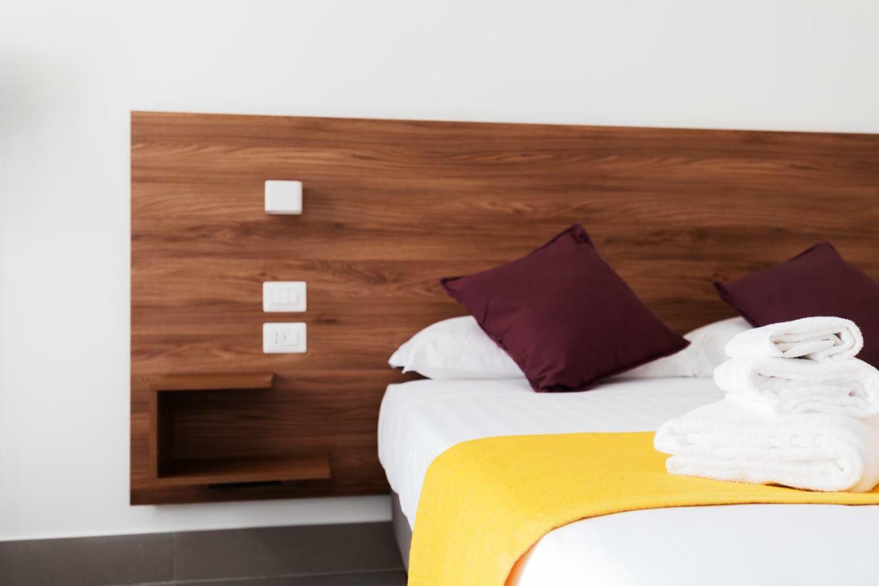 Acate81 Lifestyle Apartment Napoli Bagian luar foto